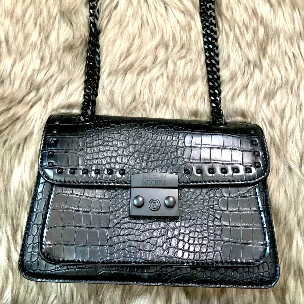 👜Badgley Mischka Studded Crossbody Chain Bag